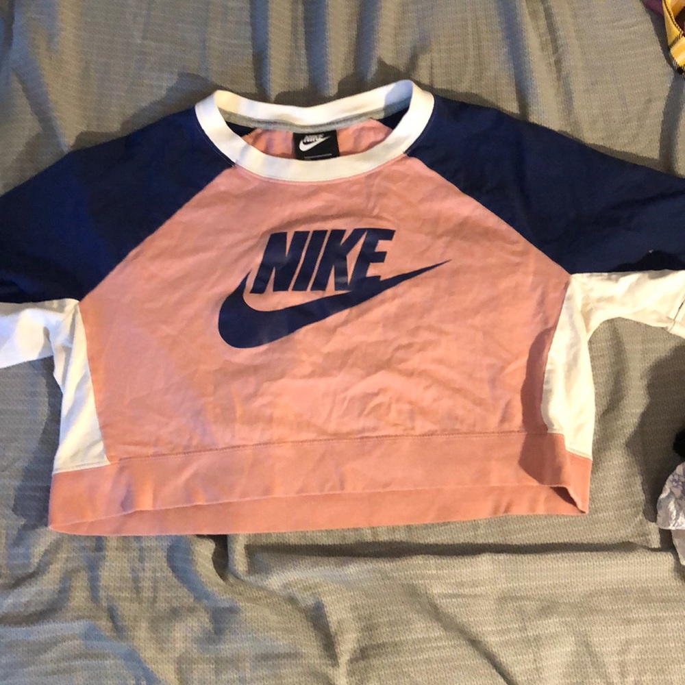 Thick fabric, Nike cropped tee